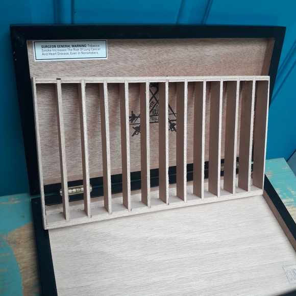 Cigar box Vintage Wood Cigar Box diy Project Creative idea Jewelry Box Repurpose - Picture 5 of 7